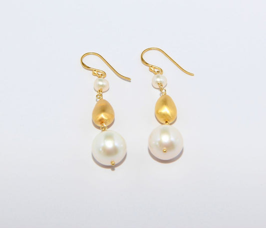 Ili‘ili Gold Pearl Earrings