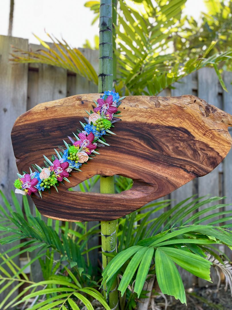 Haku Lei Booth- on Wood