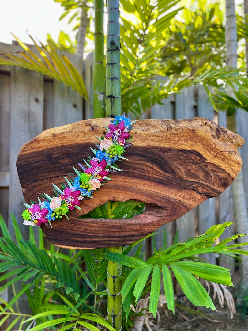 Haku Lei Booth- on Wood