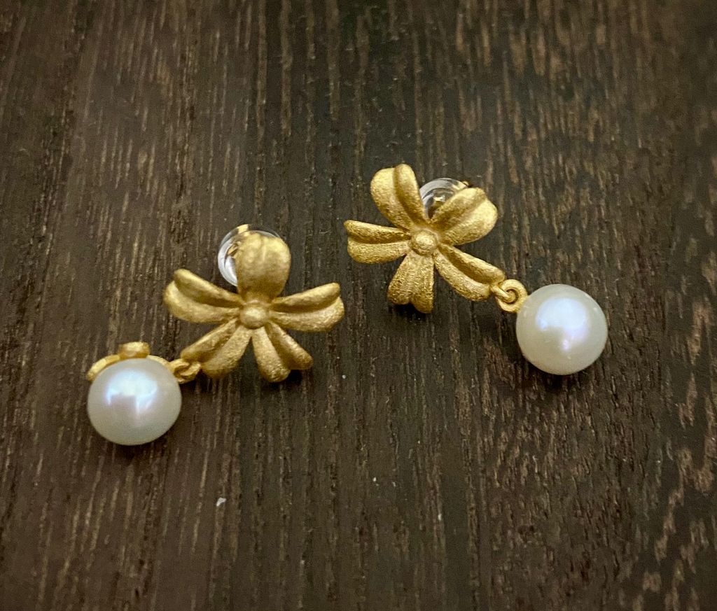 Flower and Pearl Earrings