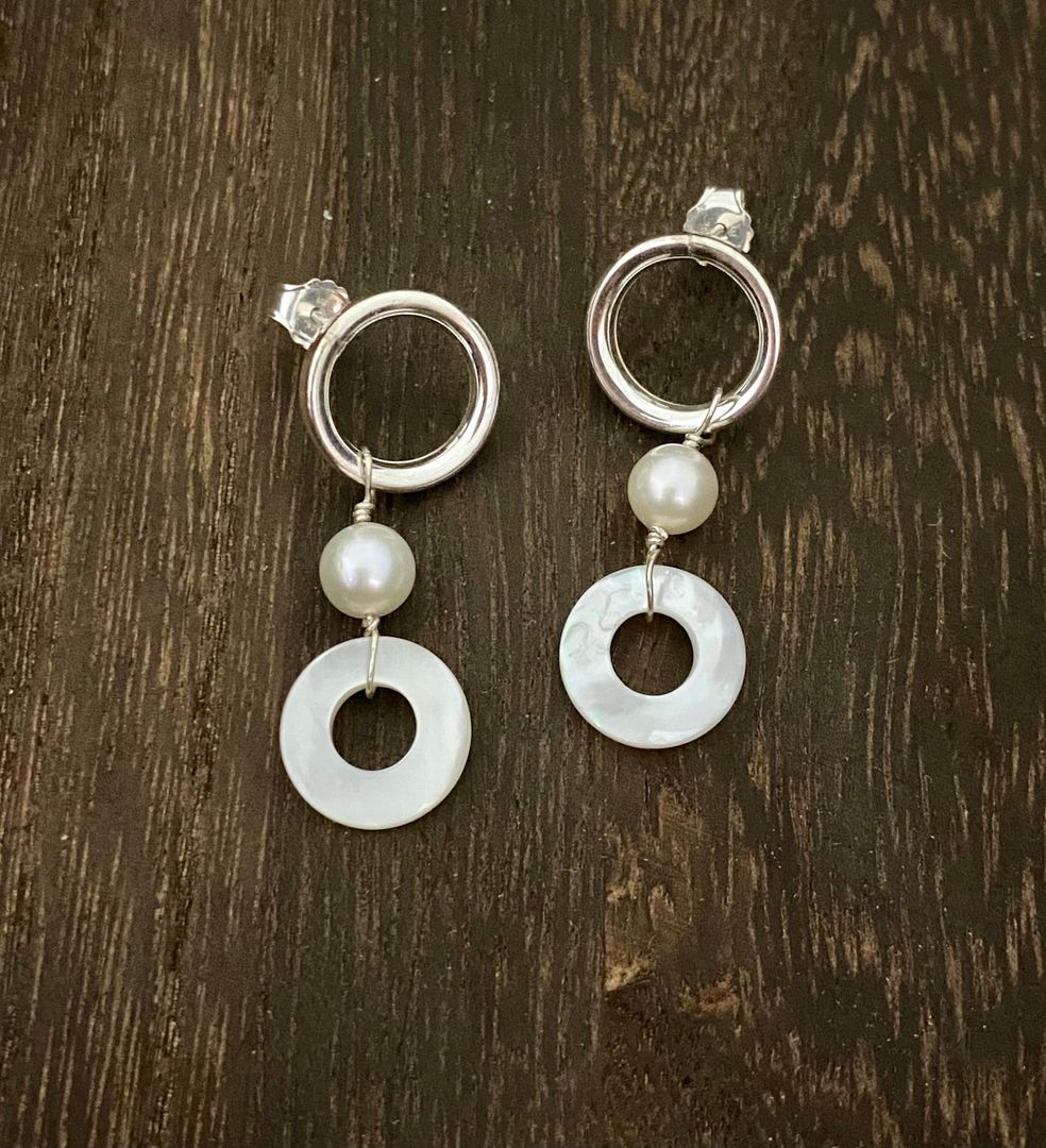 Circle n Pearl Silver Earrings