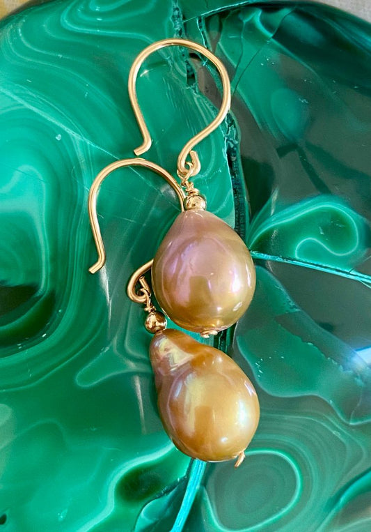 Multi-hue Edison Pearl Earrings