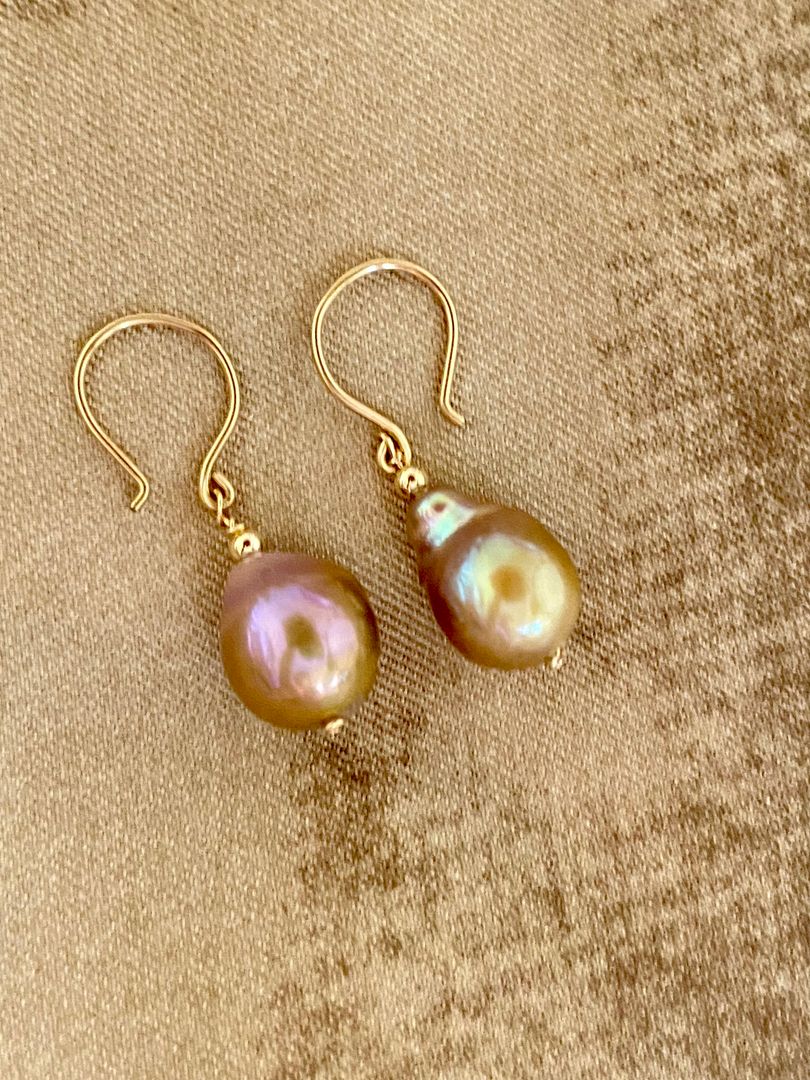 Multi-hue Edison Pearl Earrings