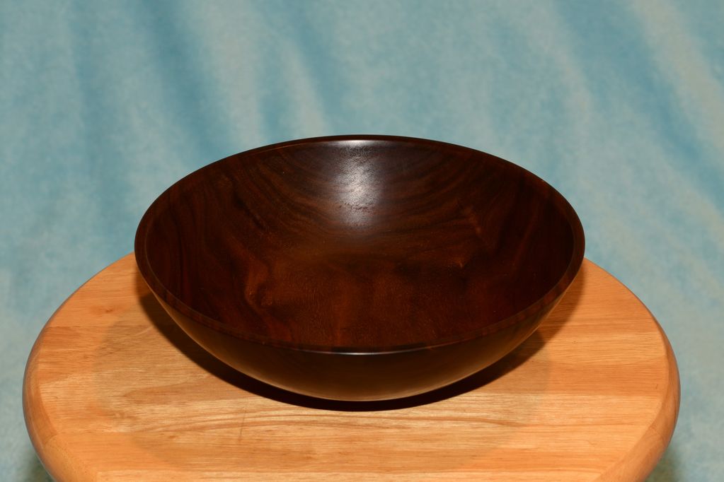 Milo footed shallow bowl