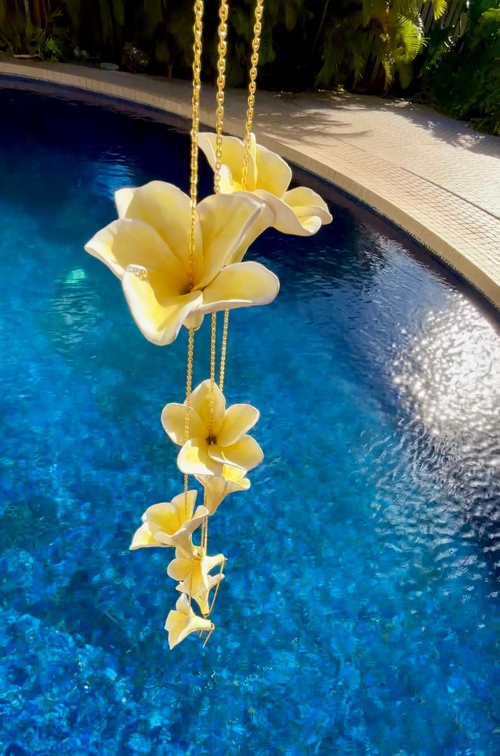 3 Plumeria on Gold Strand